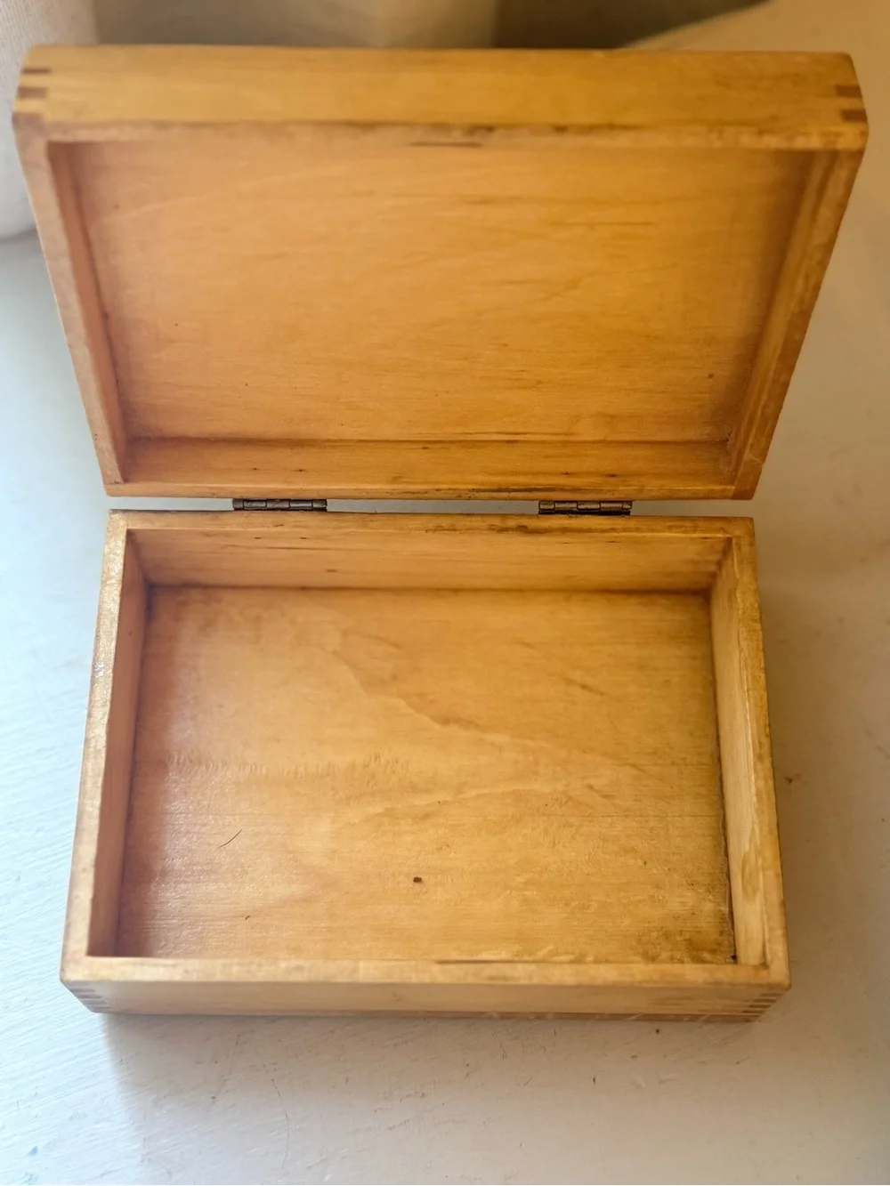 VTG Hand Carved Wood Hibiscus Trinket Box